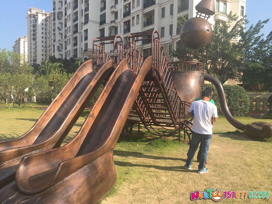 如何降低戶外滑梯的危險系數？有以下三個方面