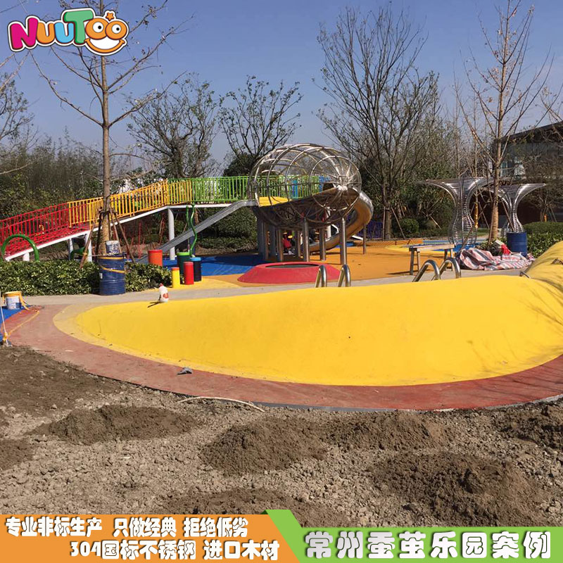 想要投資戶外兒童游樂場，了解戶外兒童游樂設(shè)備報價是必然的